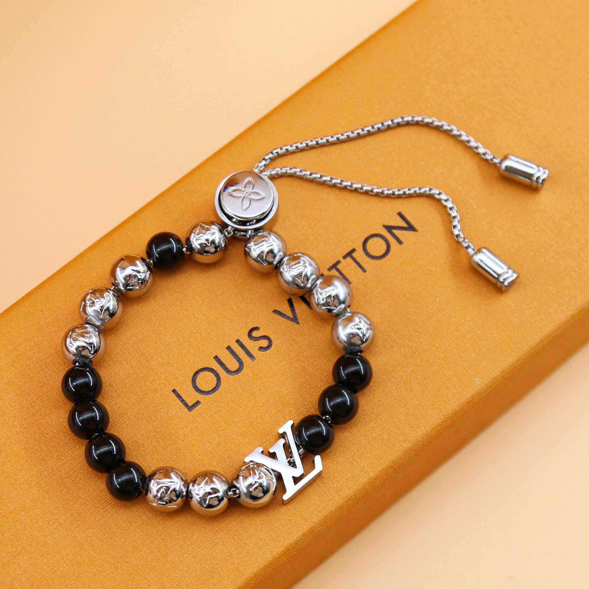 Louis Vuitton Monogram Beads Bracelet   M00512 - everydesigner