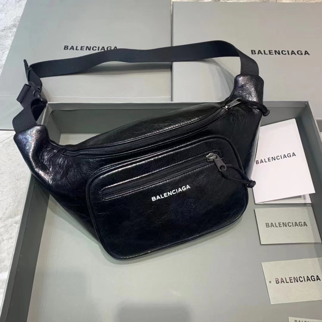 Balenciaga Everyday Beltpack In Black Natural Grain Calfskin(25-5-17cm)   - everydesigner