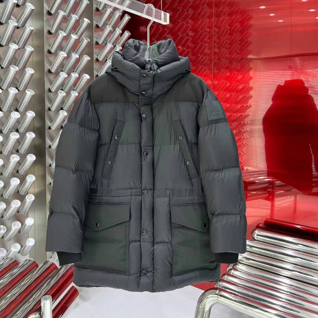 Burberry Logo Appliqué Nylon Puffer Coat - everydesigner