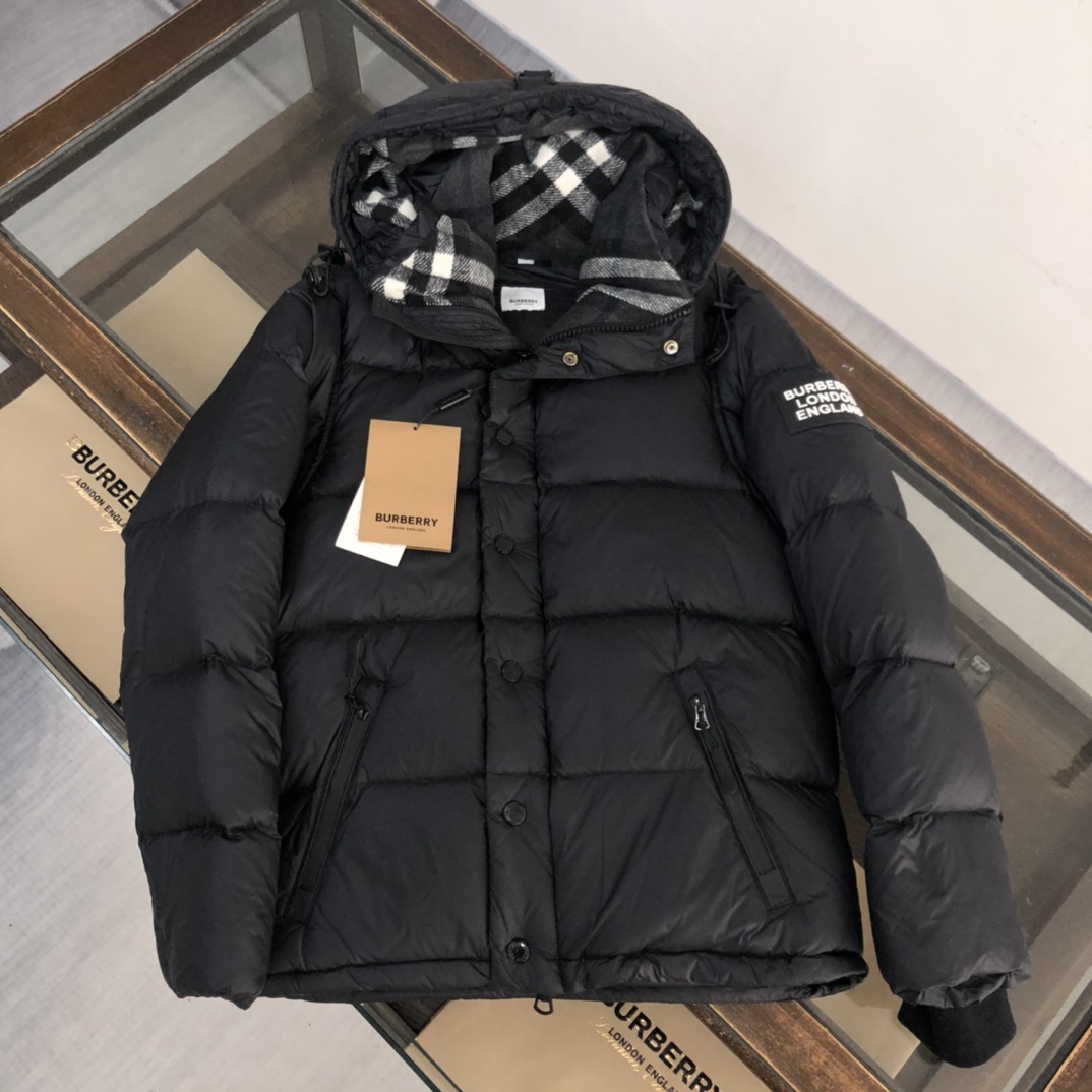 Burberry Hooded Quilted Nylon Down Jacket With Detachable Sleeves - everydesigner