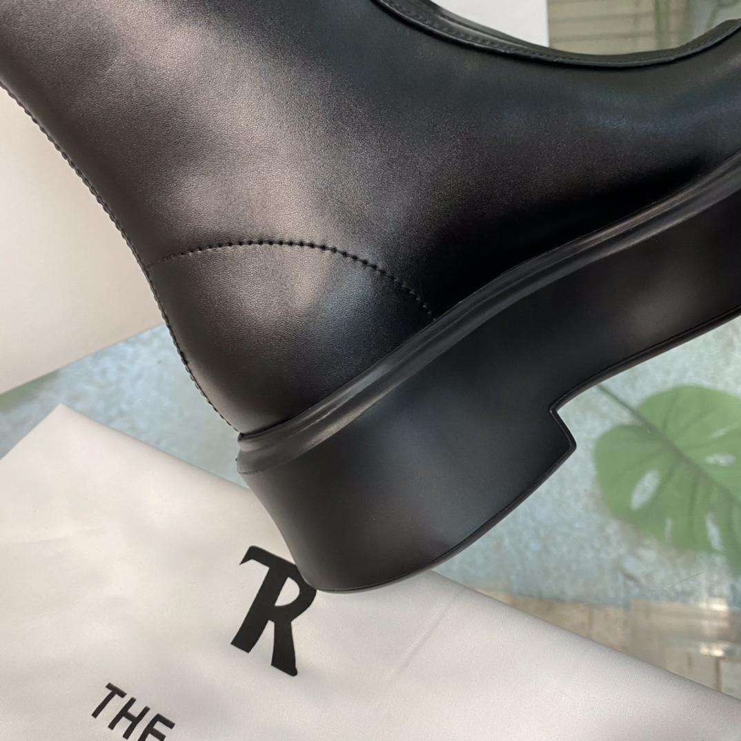 The Row Zipped Boot 1 In Leather - everydesigner