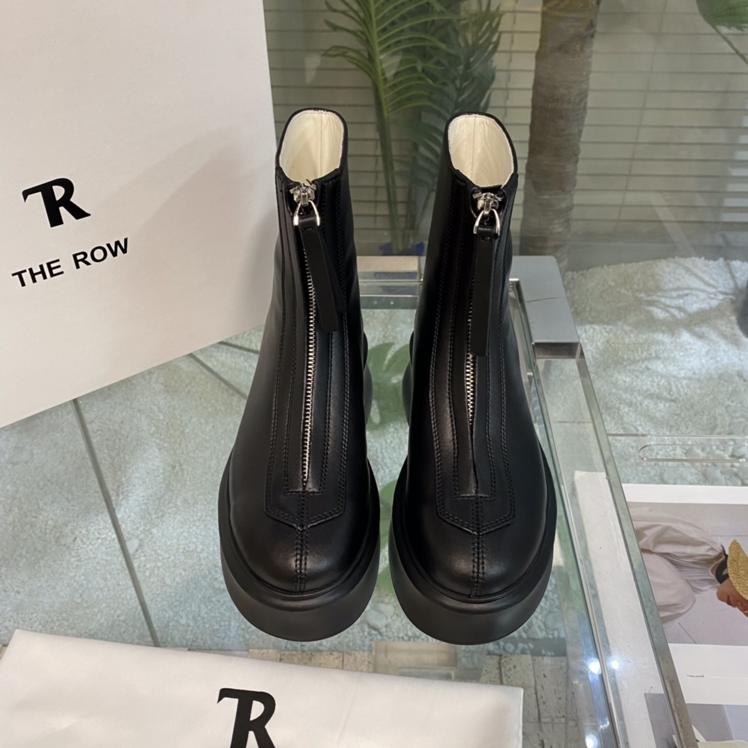 The Row Zipped Boot 1 In Leather - everydesigner