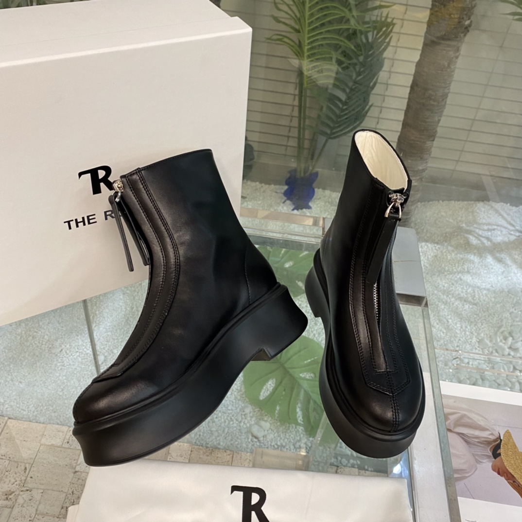 The Row Zipped Boot 1 In Leather - everydesigner