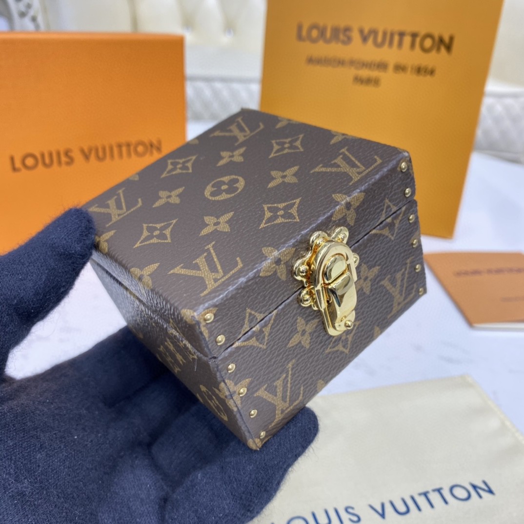 Louis Vuitton Hard Sided Trunk Ring Box(7.5-7.5-5cm) - everydesigner