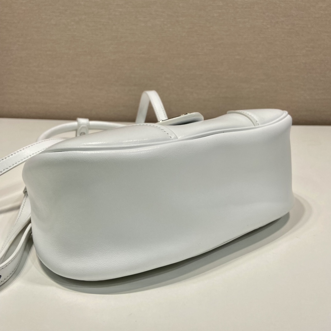 Prada Moon Re-Nylon And Leather Bag(22.5-16-7.5cm) - everydesigner