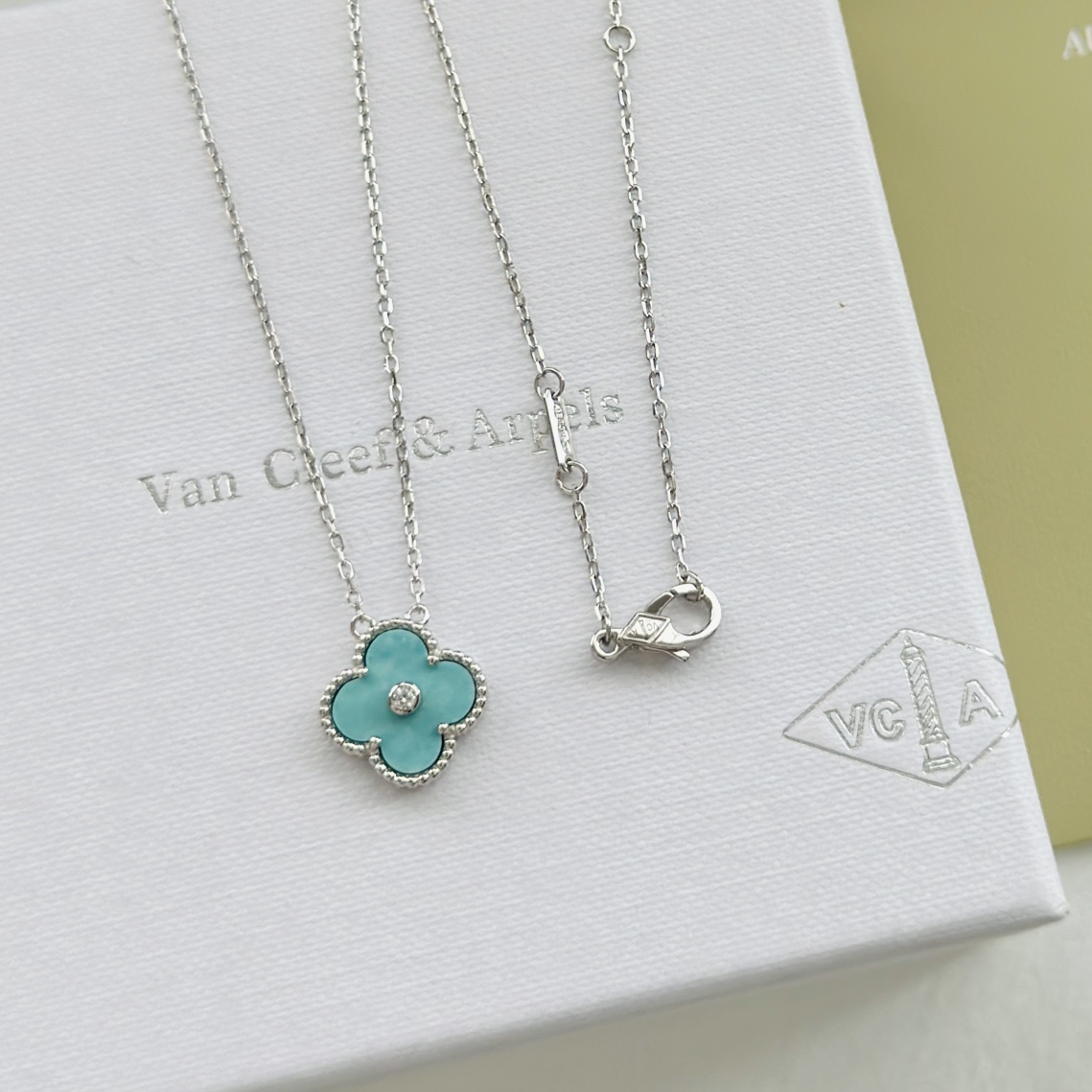 Van Cleef & Arpels Necklace - everydesigner