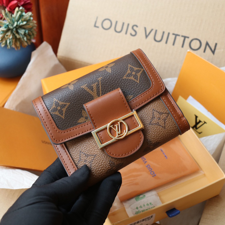 Louis Vuitton Dauphine Compact Wallet (12-9.5-3.5cm)   M68725 - everydesigner