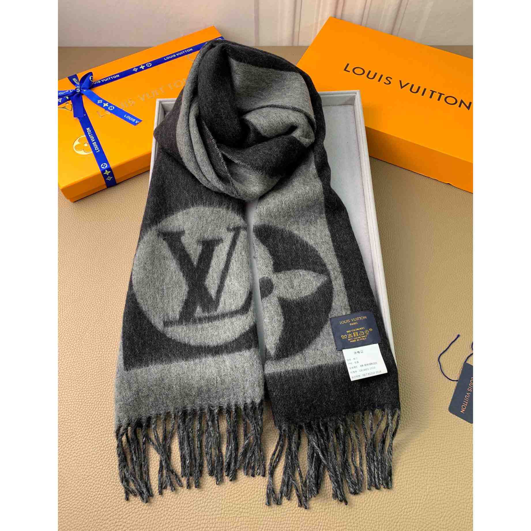 Louis Vitton Cardiff Scarf     M70482 - everydesigner