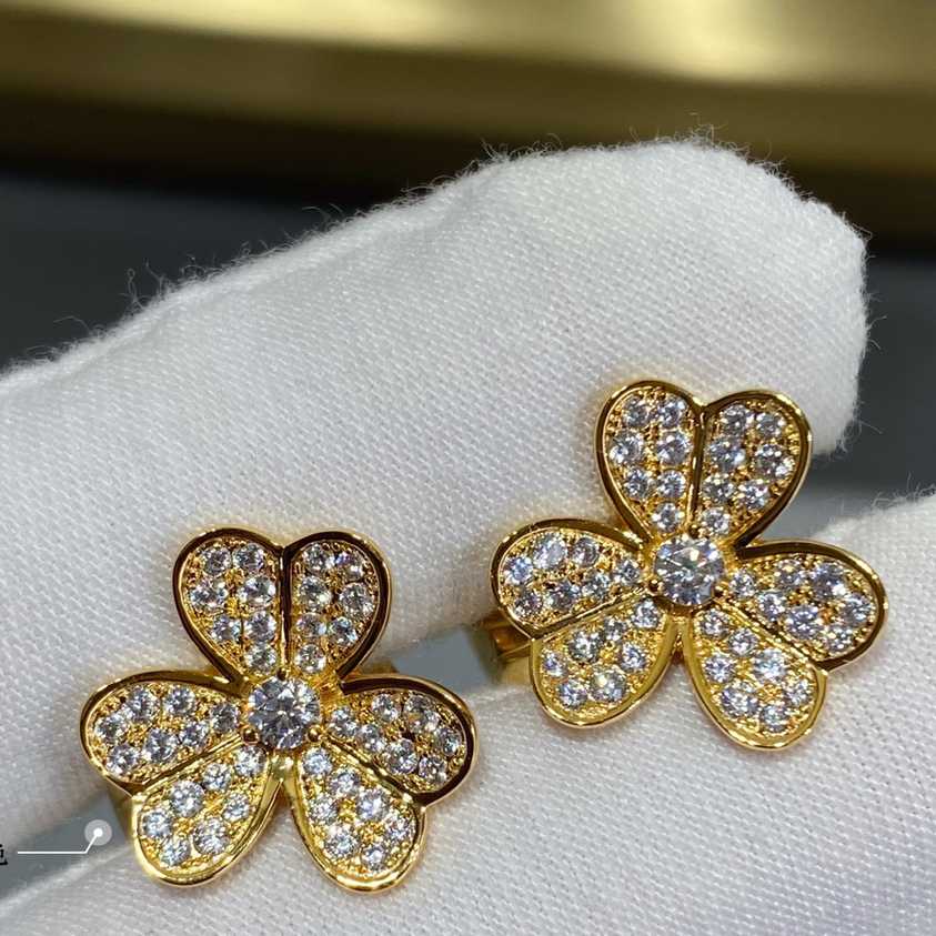 Van Cleef & Arpels Earrings - everydesigner