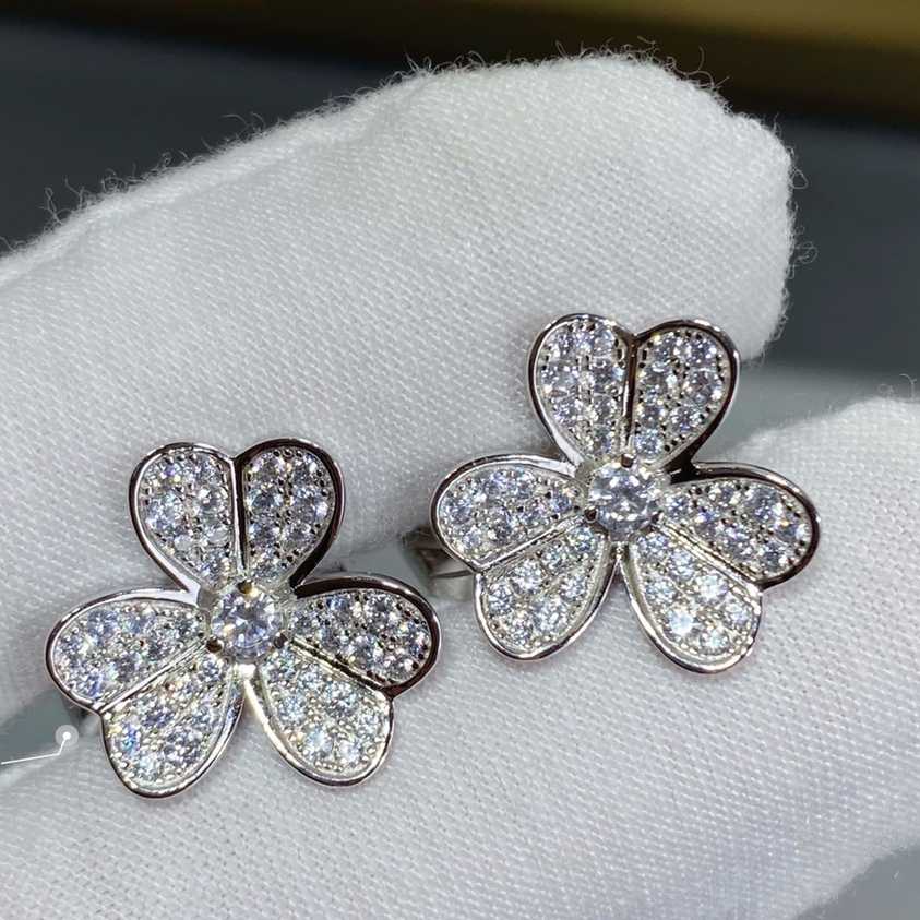 Van Cleef & Arpels Earrings - everydesigner