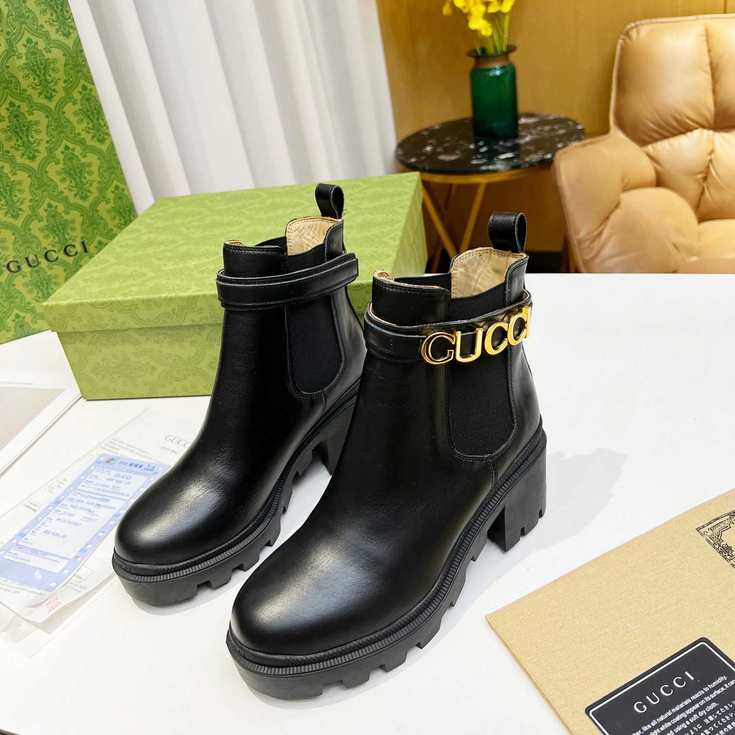 Gucci Women's Ankle Boot With Logo - everydesigner