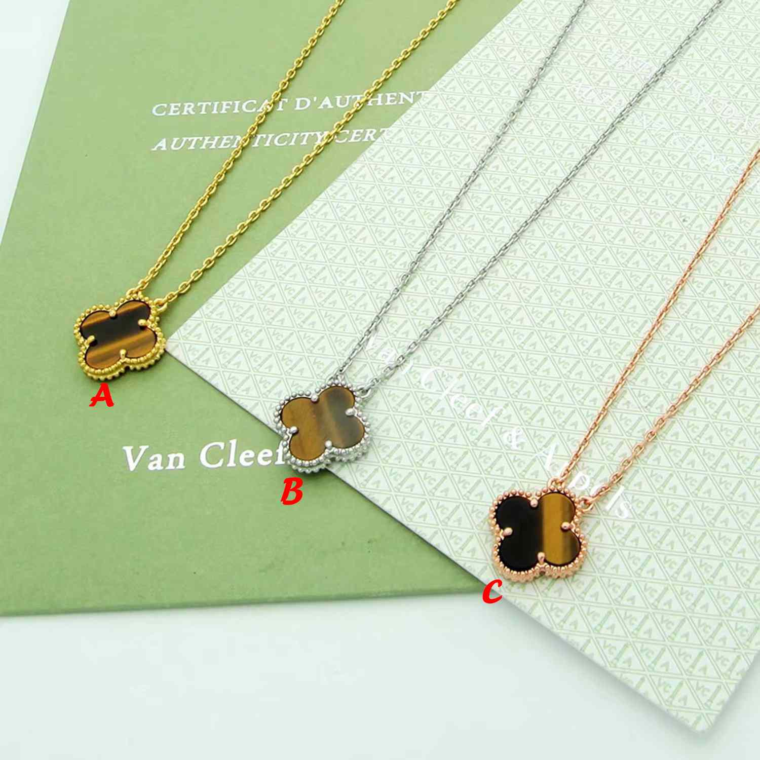 Van Cleef & Arpels Necklace - everydesigner