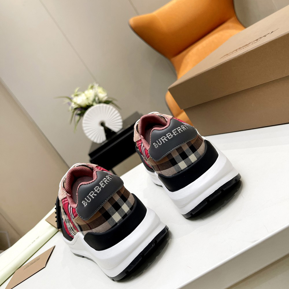 Burberry Vintage Contrast Check And Leather Sneakers - everydesigner