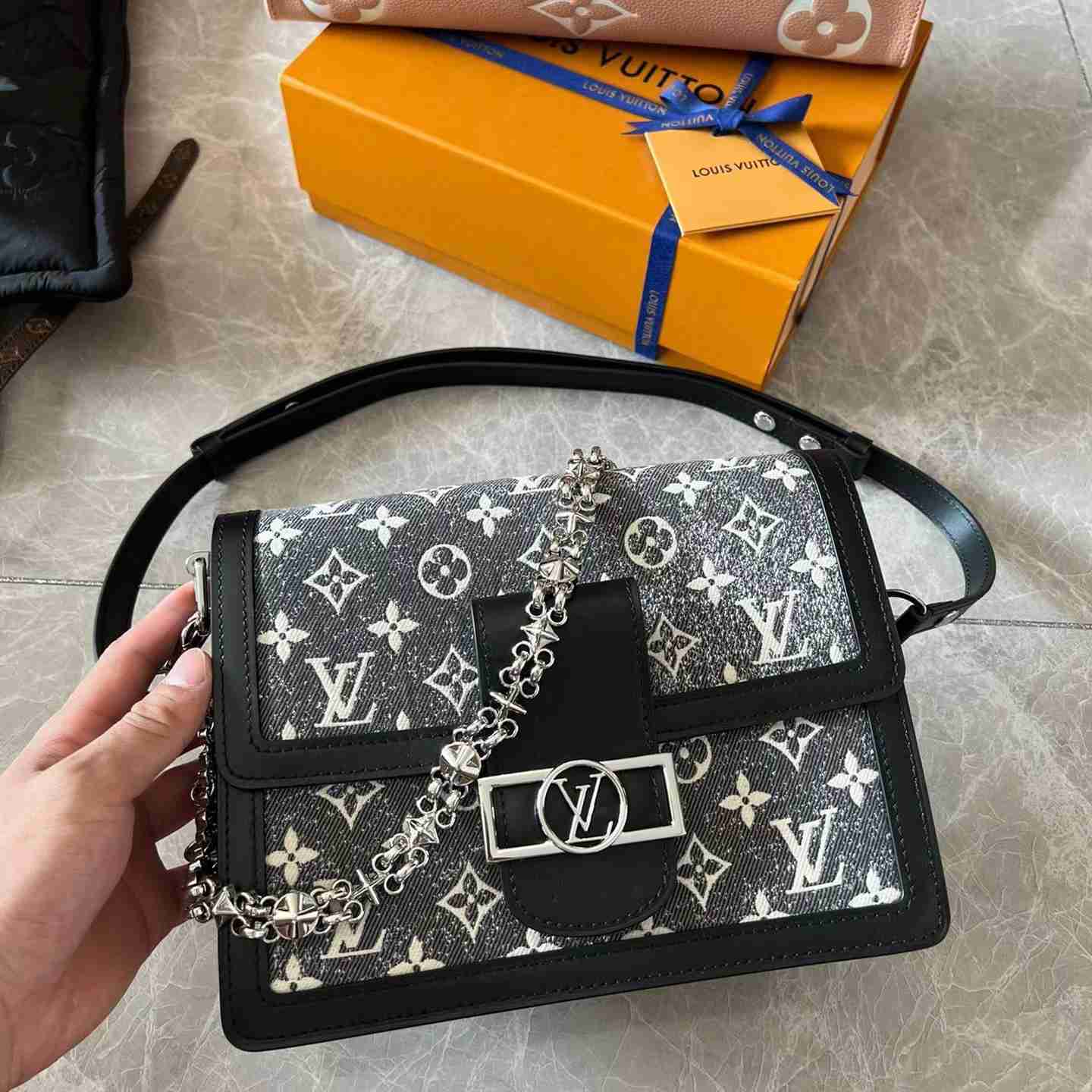 Louis VuittonDauphine MM Handbag (25-17-10.5cm)   M21458 - everydesigner
