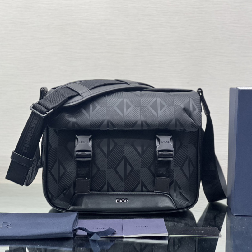 Dior Explorer Messenger Bag - everydesigner