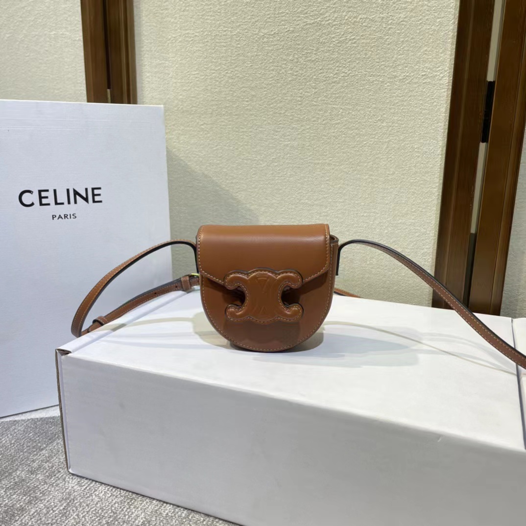 Celine Mini Besace Cuir Triomphe In Smooth Calfskin(11-10-5cm) - everydesigner