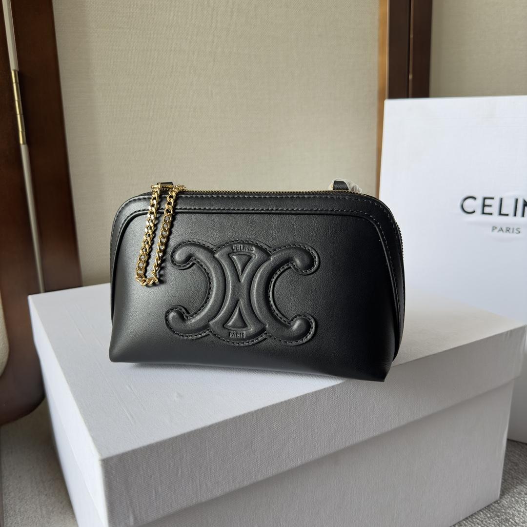 Celine Clutch On Chain Cuir Triomphe In Smooth Calfskin Black - everydesigner