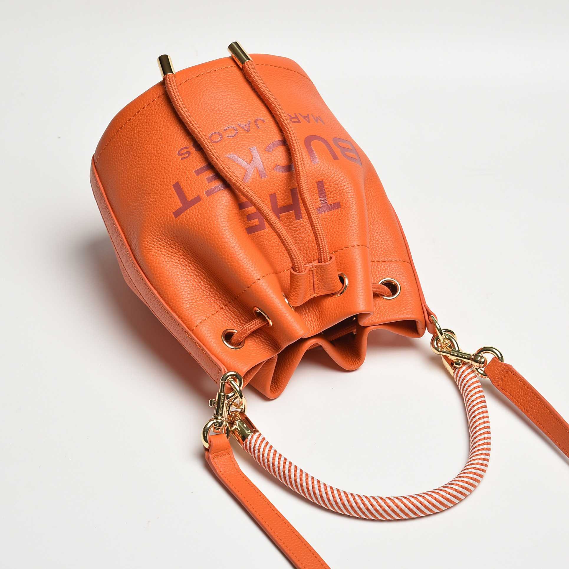 Marc Jacobs The Bucket Bag(19-19-23cm) - everydesigner