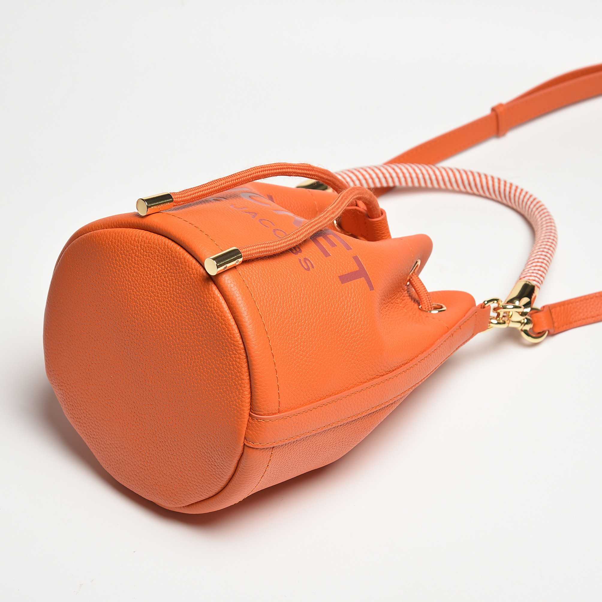 Marc Jacobs The Bucket Bag(19-19-23cm) - everydesigner