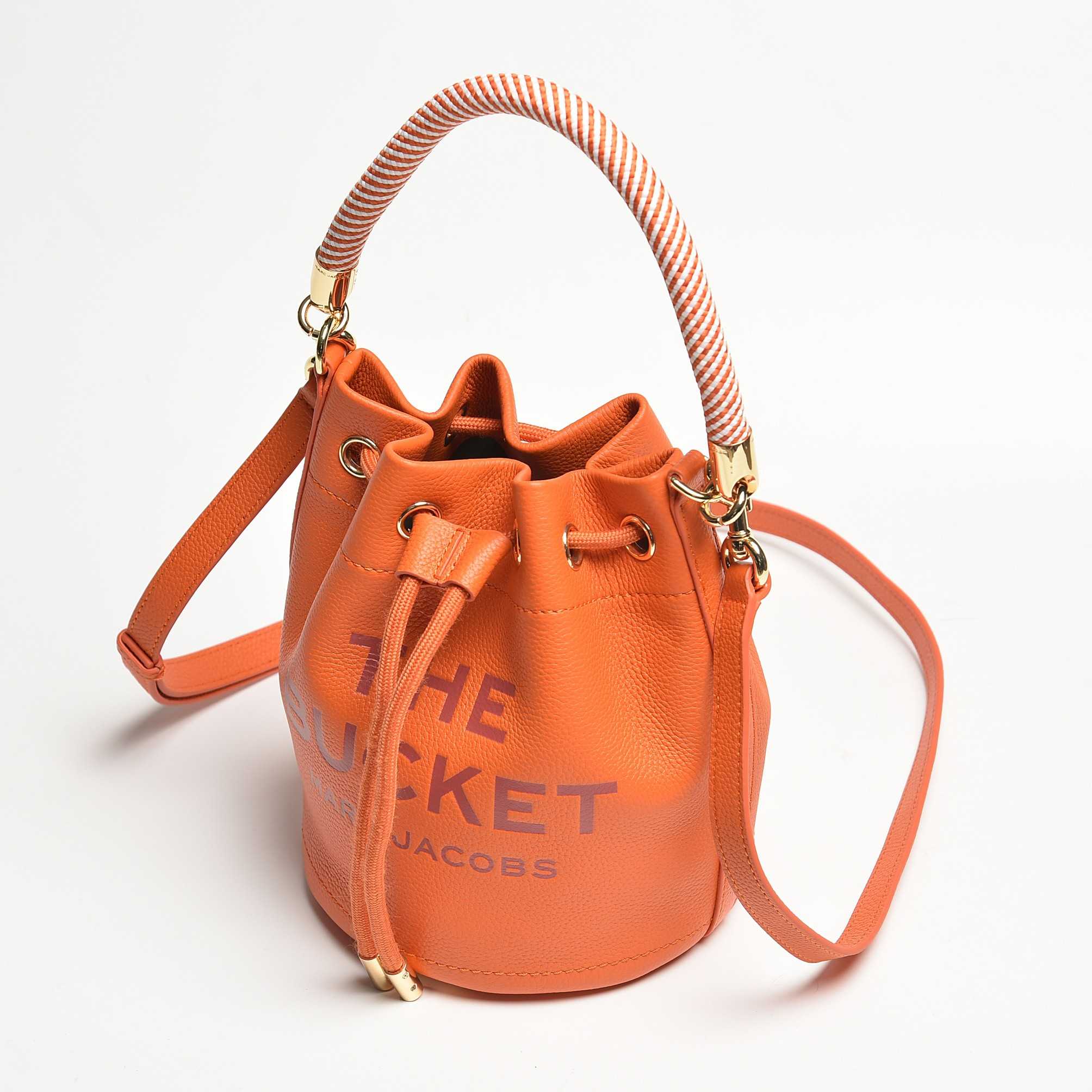 Marc Jacobs The Bucket Bag(19-19-23cm) - everydesigner