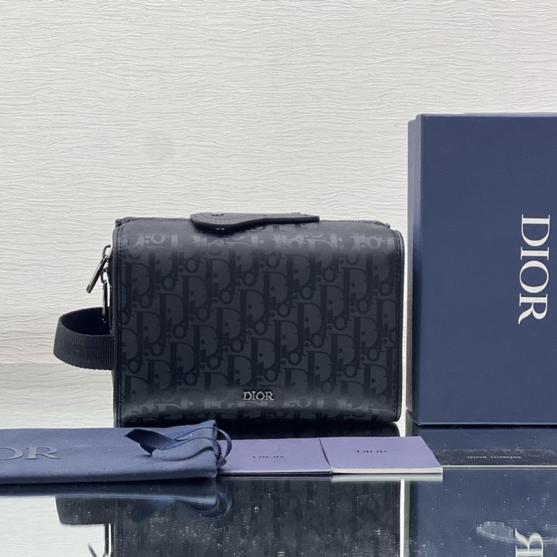 Dior Lingot Toiletry Case - everydesigner