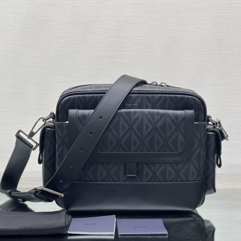 Dior Hit The Road Messenger Bag (26 x 21 x 8 cm) - everydesigner