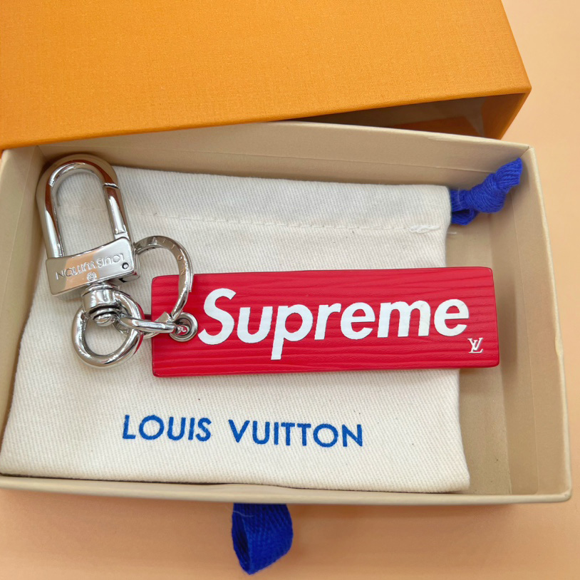 Louis Vuitton x Supreme Epi Keychain     M68292  - everydesigner