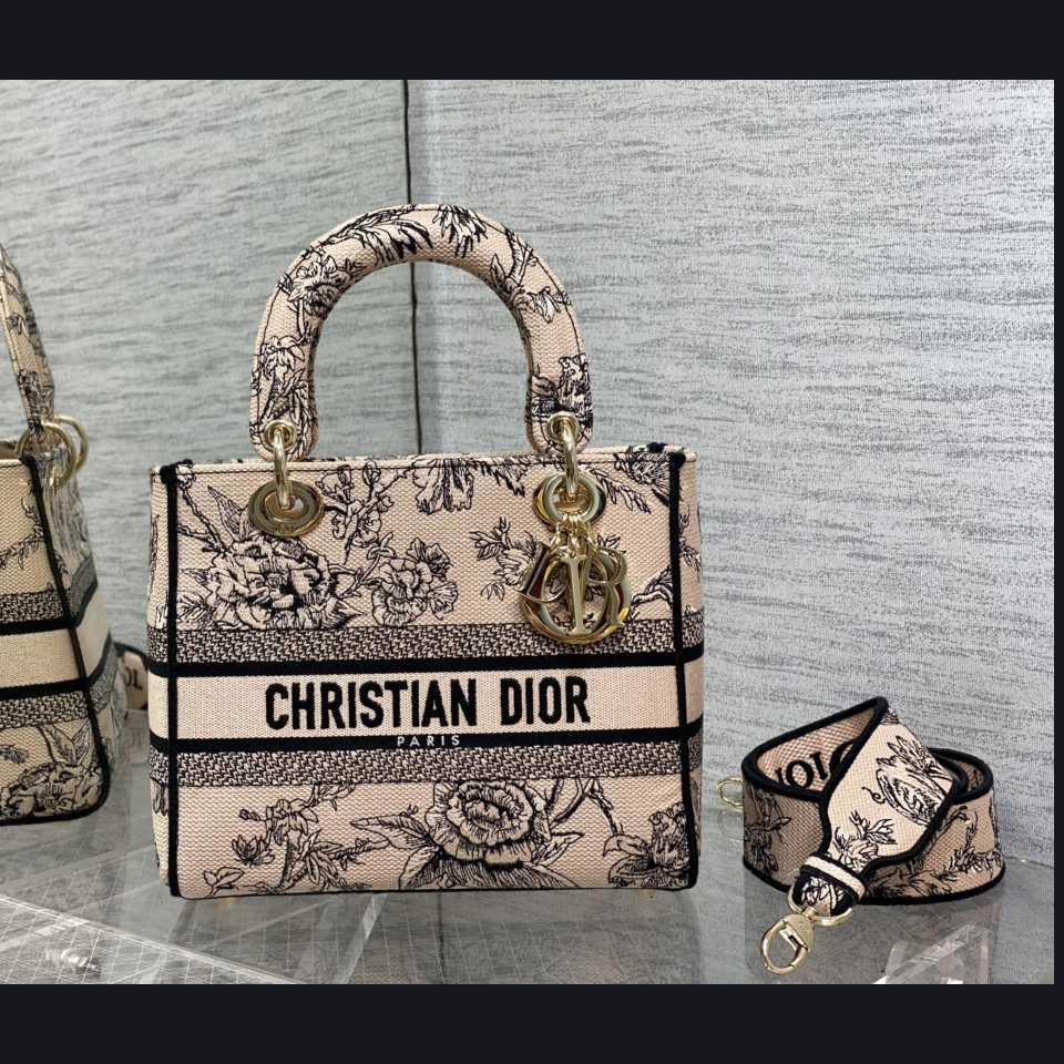 Dior Medium Lady D-lite Bag - everydesigner