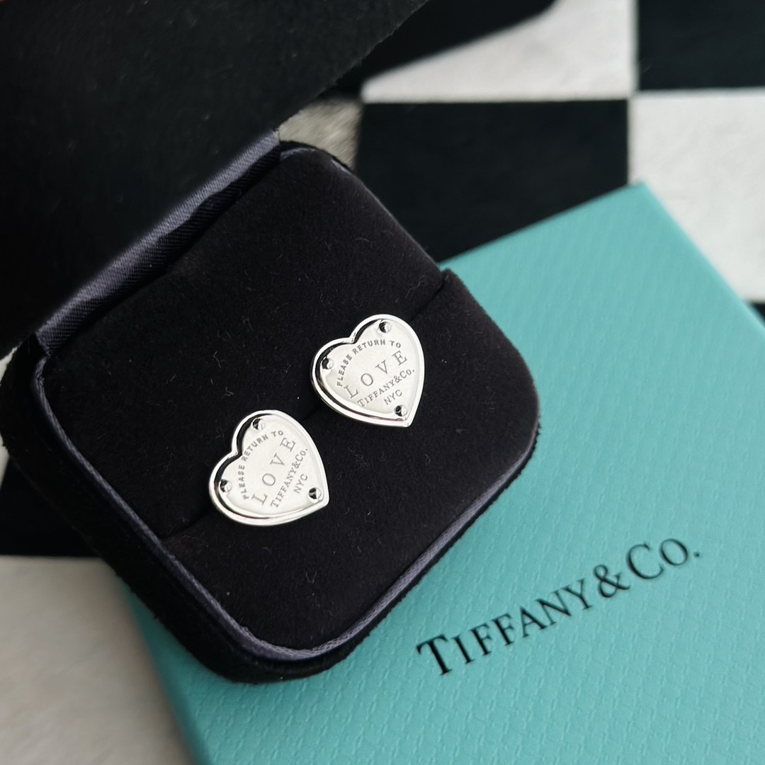 Tiffany&CO Heart Tag Earrings - everydesigner