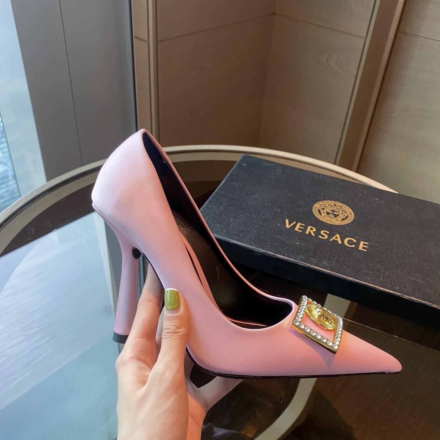 Versace Medusa Crystal Pumps - everydesigner