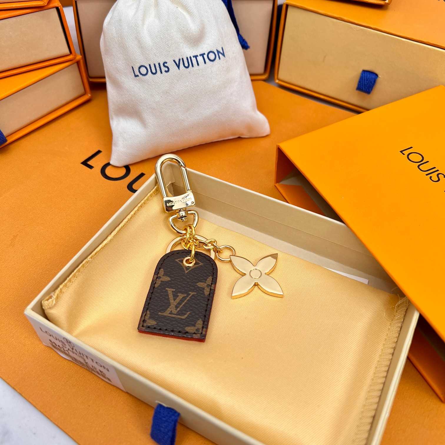 Louis Vuitton LV For You And Me Bag Charm & Key Holder   M00833 - everydesigner