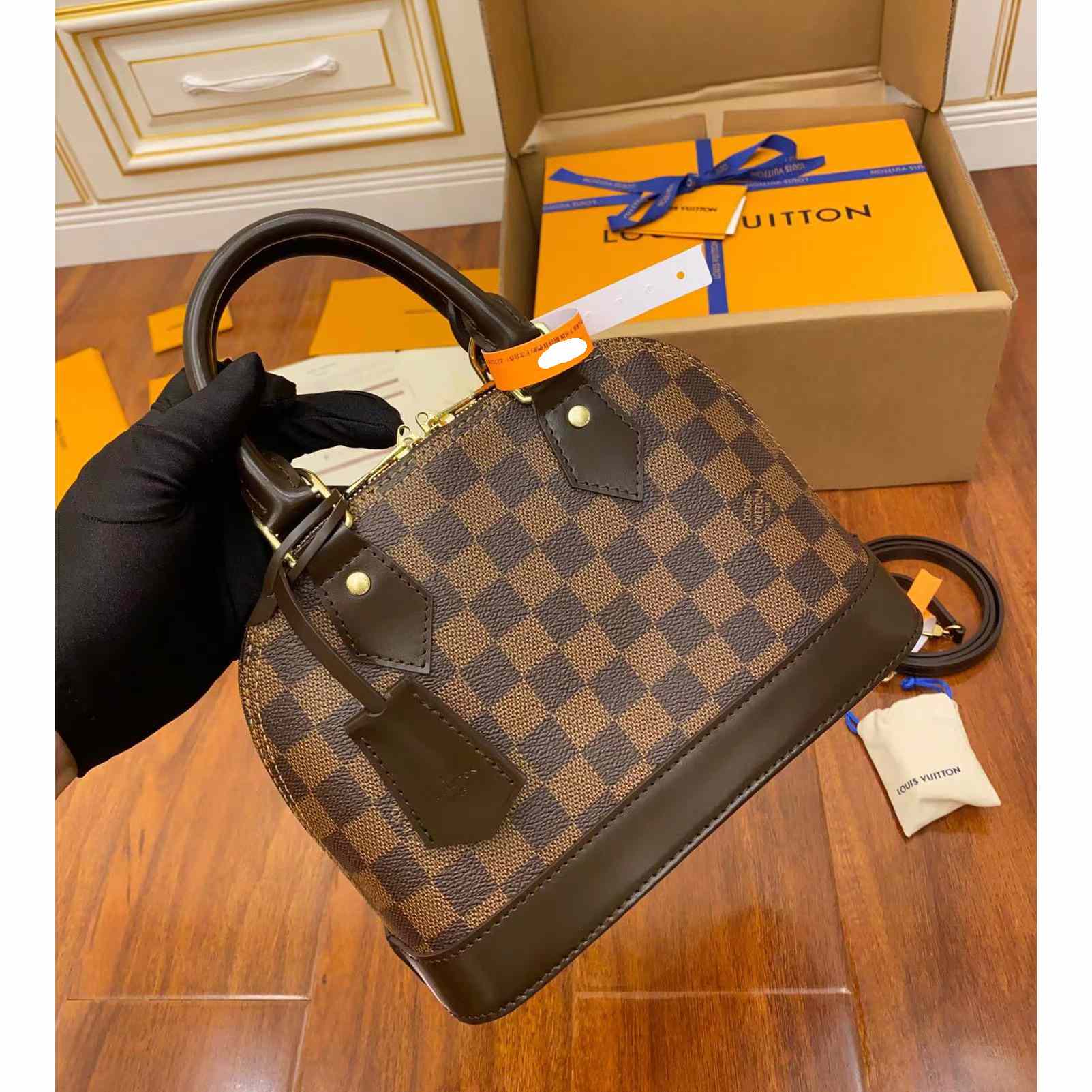 Louis Vuitton Alma BB Handbag (25x19x12CM)   N41221 - everydesigner