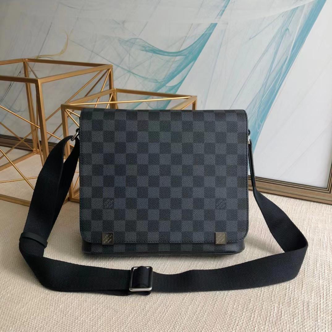 Louis Vuitton Mens's Messenger Bag Damier Black(25x22x8CM)  - everydesigner