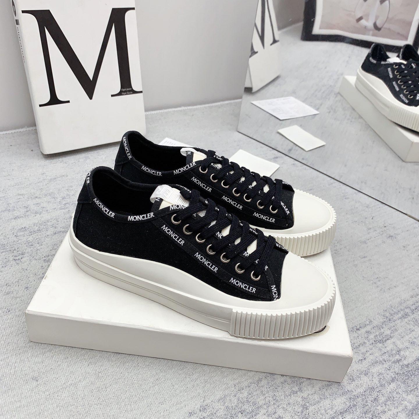 Moncler Glissiere Low-Top Sneakers - everydesigner