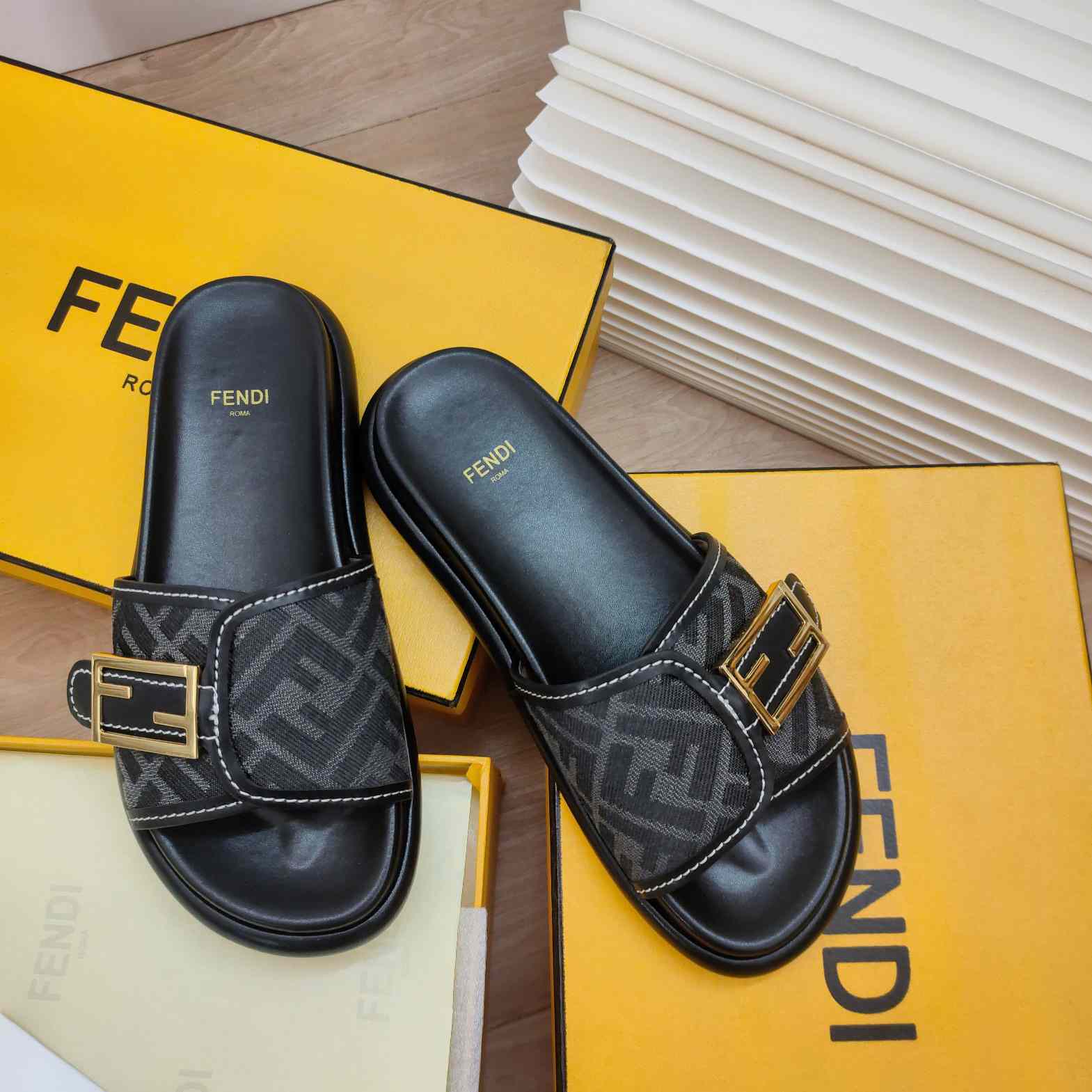 Fendi Feel Black Fabric Slides - everydesigner