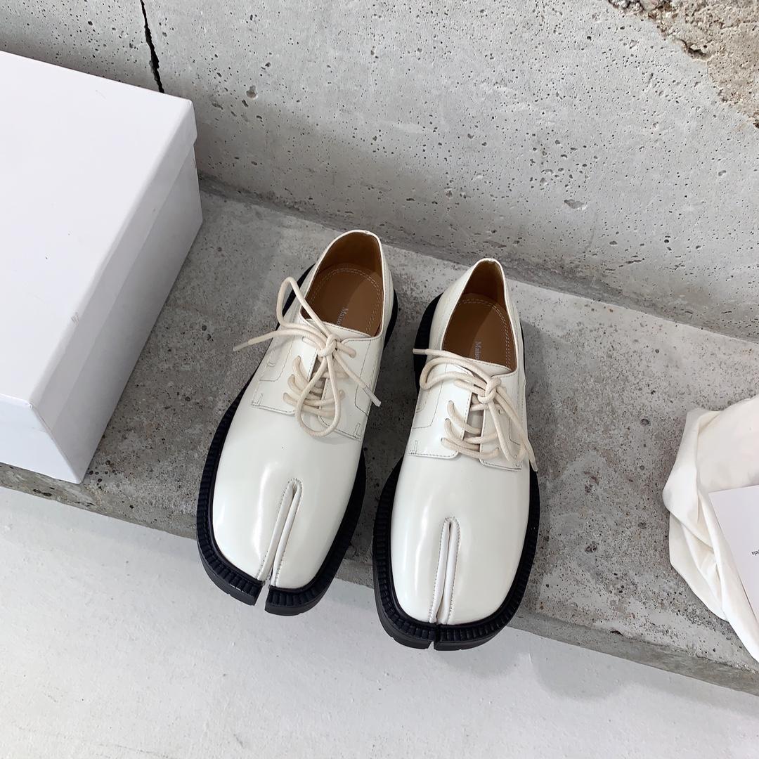 Maison Margiela Tabi Lace-Ups Loafers - everydesigner