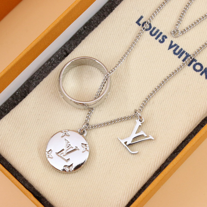 Louis Vuitton Monogram Charms Necklace    M62485 - everydesigner