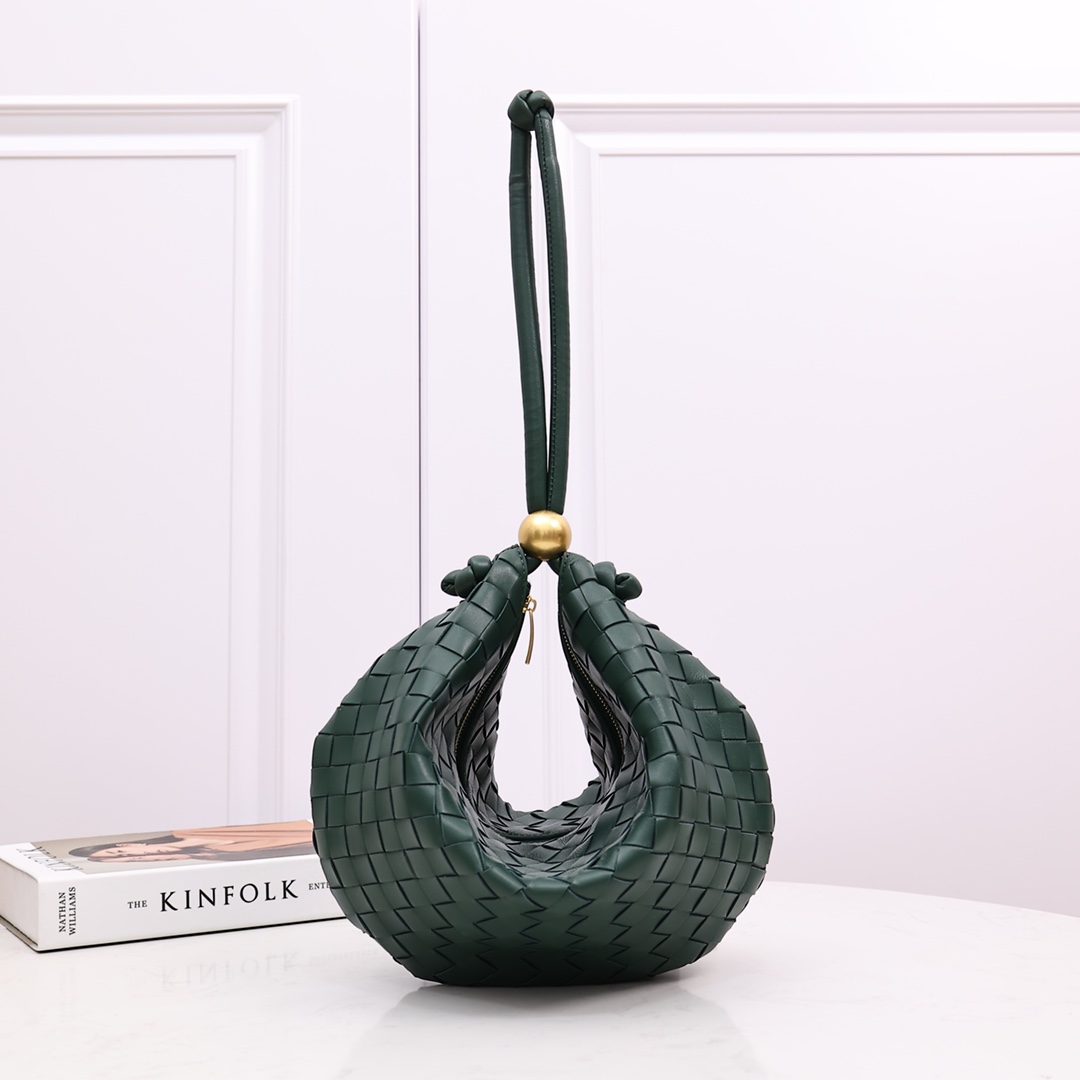 Bottega Veneta Medium Turn Pouch - everydesigner