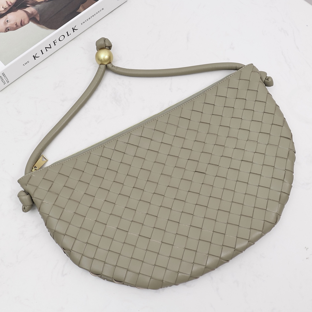 Bottega Veneta Medium Turn Pouch - everydesigner