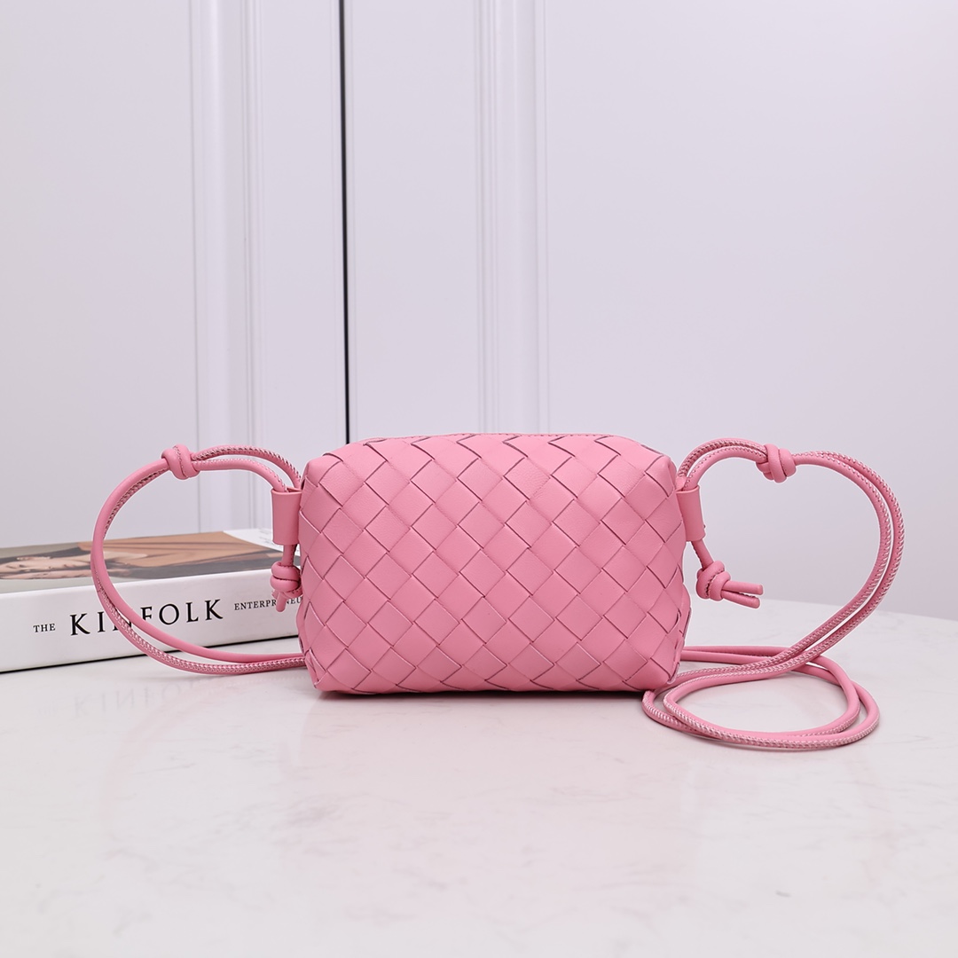 Bottega Veneta Candy Loop Camera Bag - everydesigner