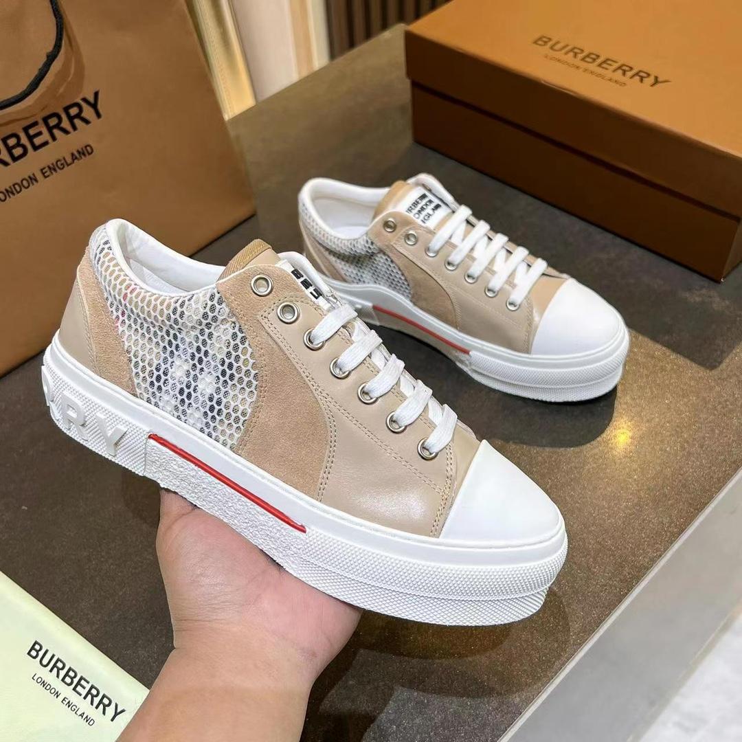 Burberry Low-Top Sneakers - everydesigner