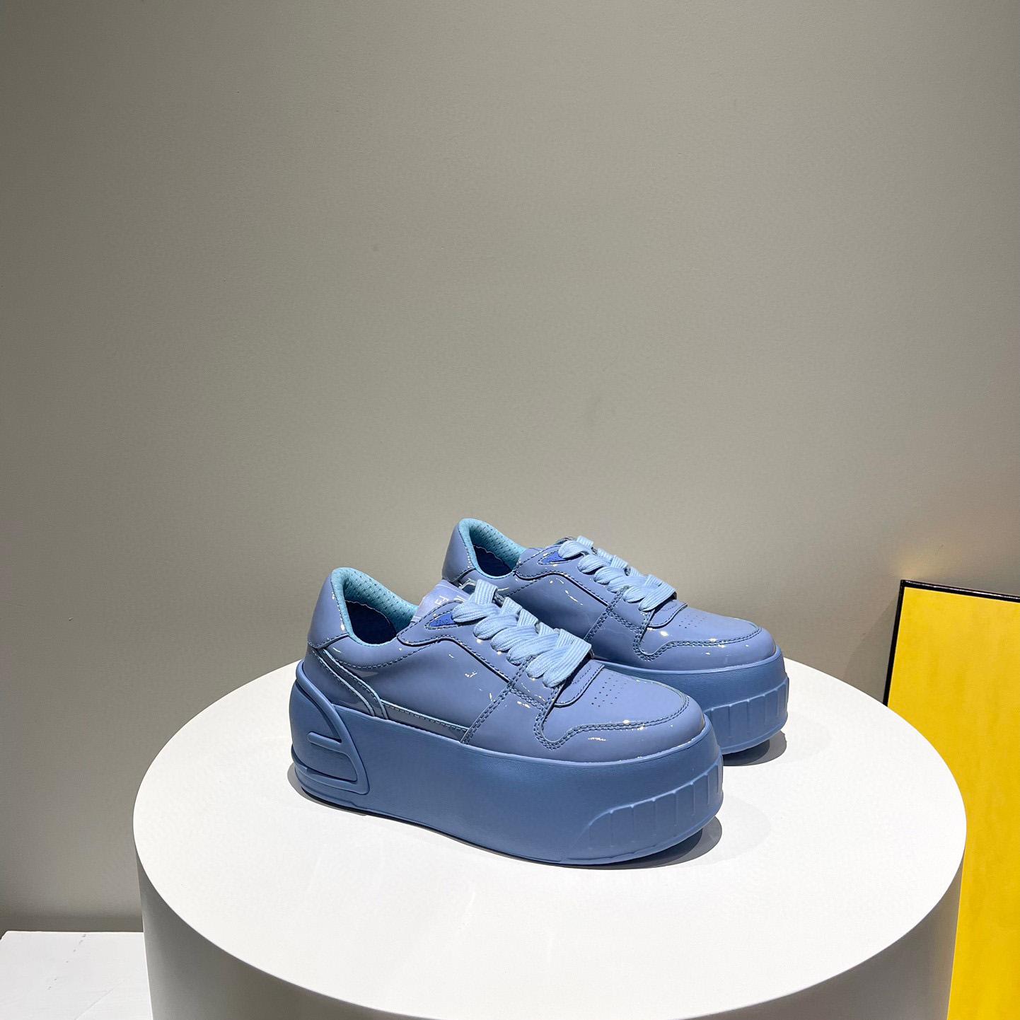 Fendi Fashion Show Blue Leather Low-Tops Sneaker  - everydesigner