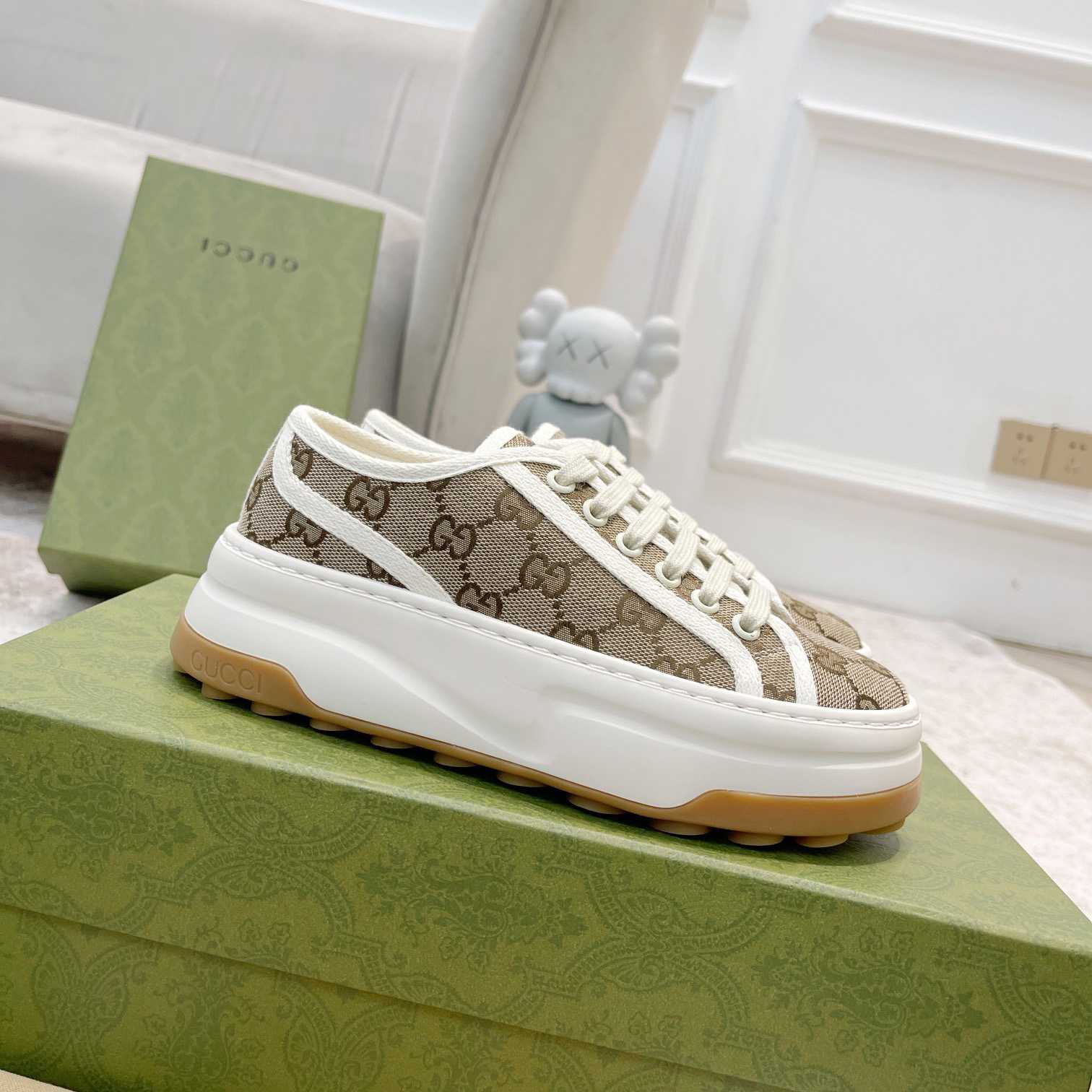 Gucci Women's GG Sneaker - everydesigner