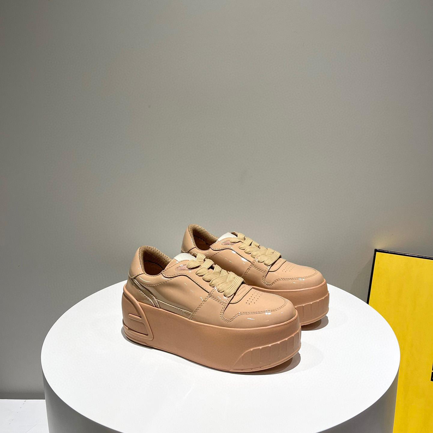 Fendi Fashion Show Beige Leather Low-Tops Sneaker  - everydesigner