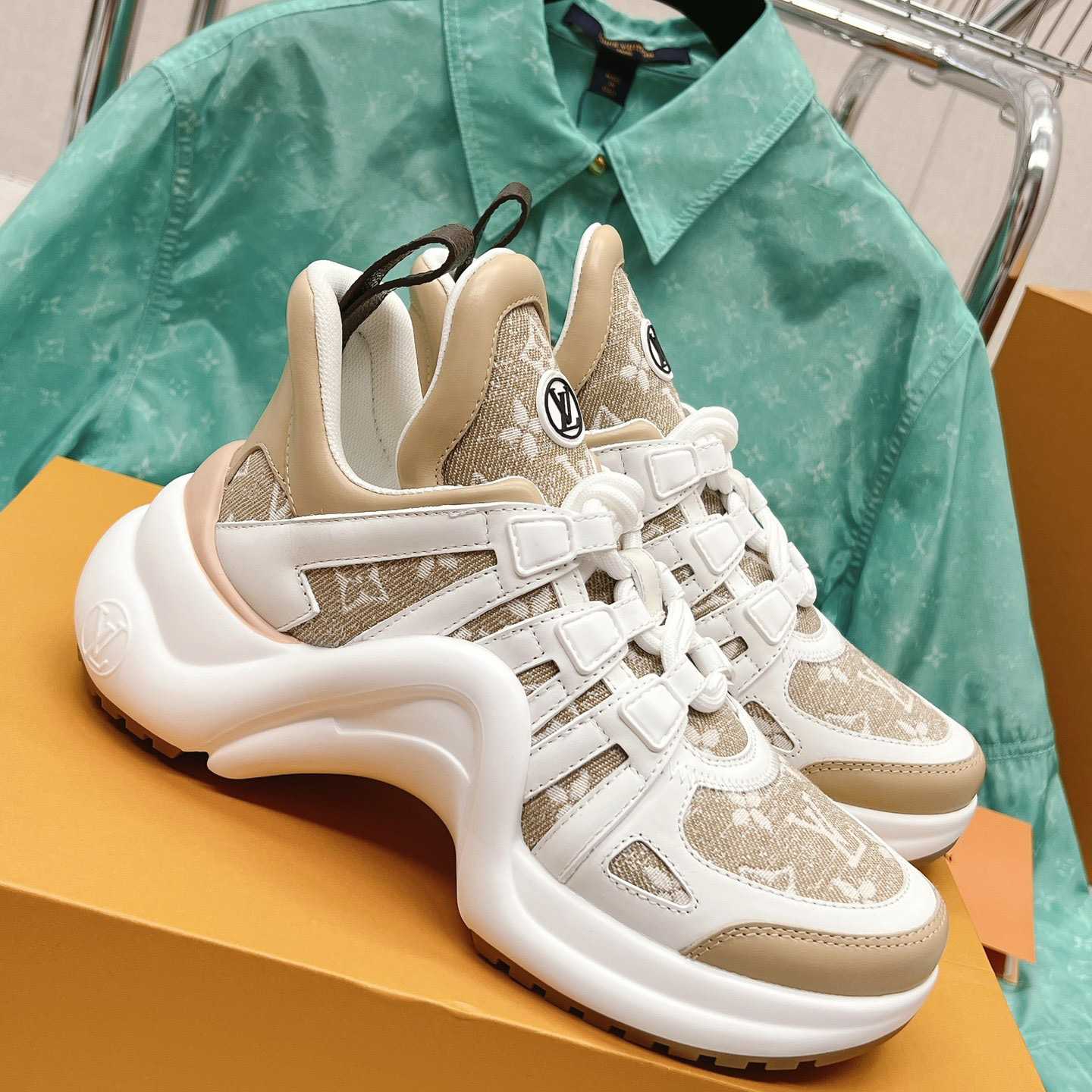 Louis Vuitton LV Archlight Trainers  (upon uk size)    1AB313 - everydesigner