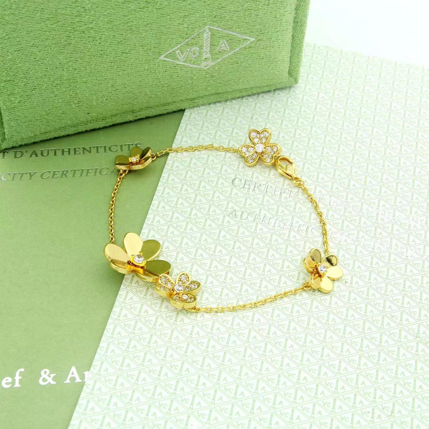 Van Cleef & Arpels Frivole bracelet, 5 Flowers - everydesigner