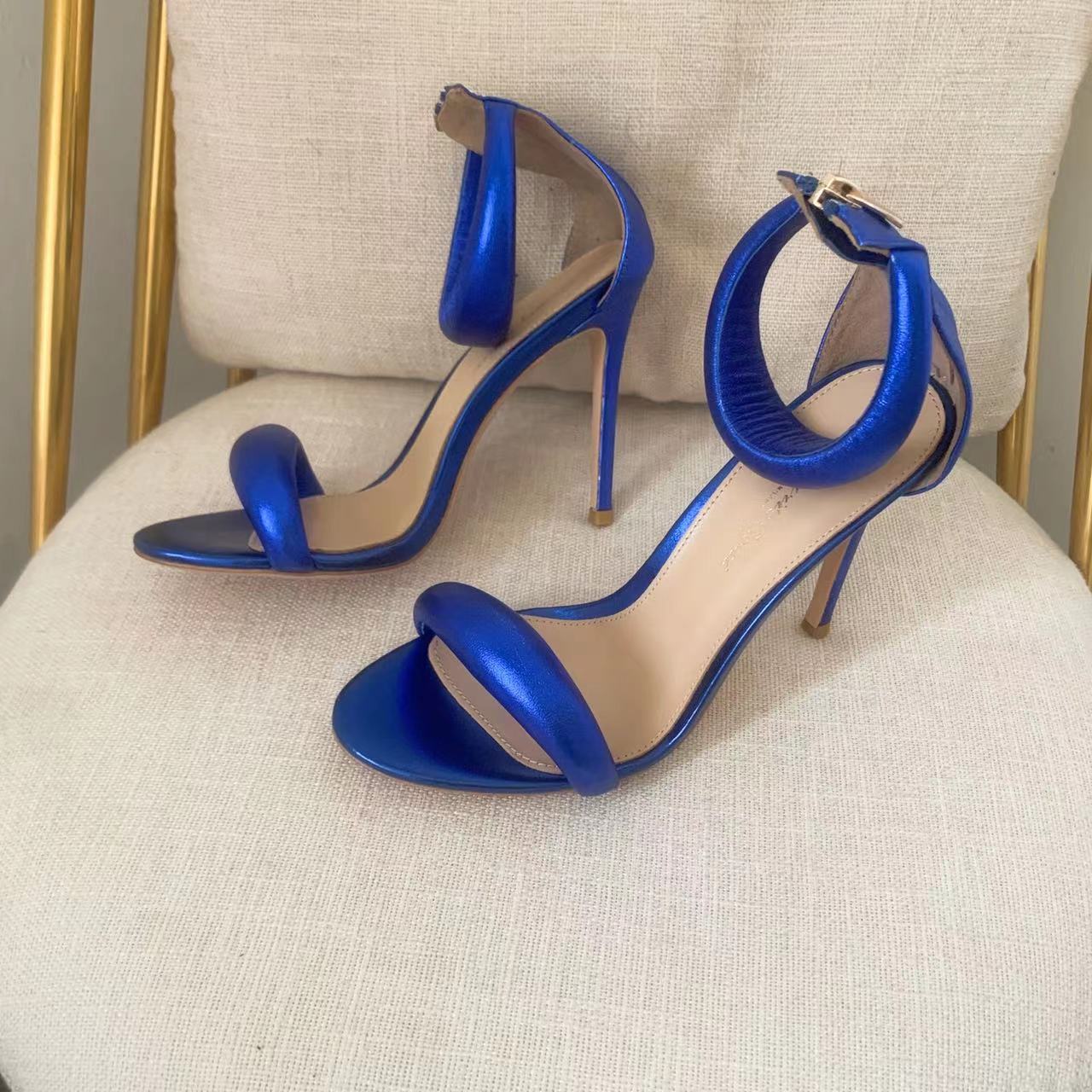 Gianvito Rossi Leather Bijoux Sandals - everydesigner