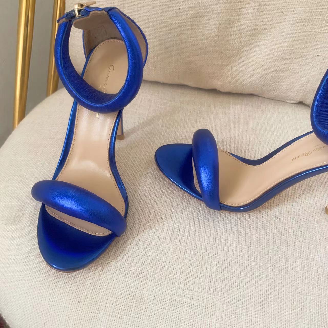 Gianvito Rossi Leather Bijoux Sandals - everydesigner