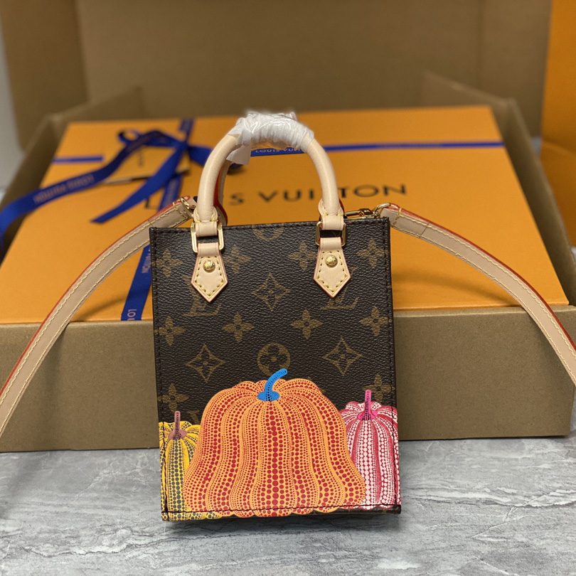 Louis Vuitton LV x YK Petit Sac Plat (14 x 17 x 5 cm)  M82112 - everydesigner