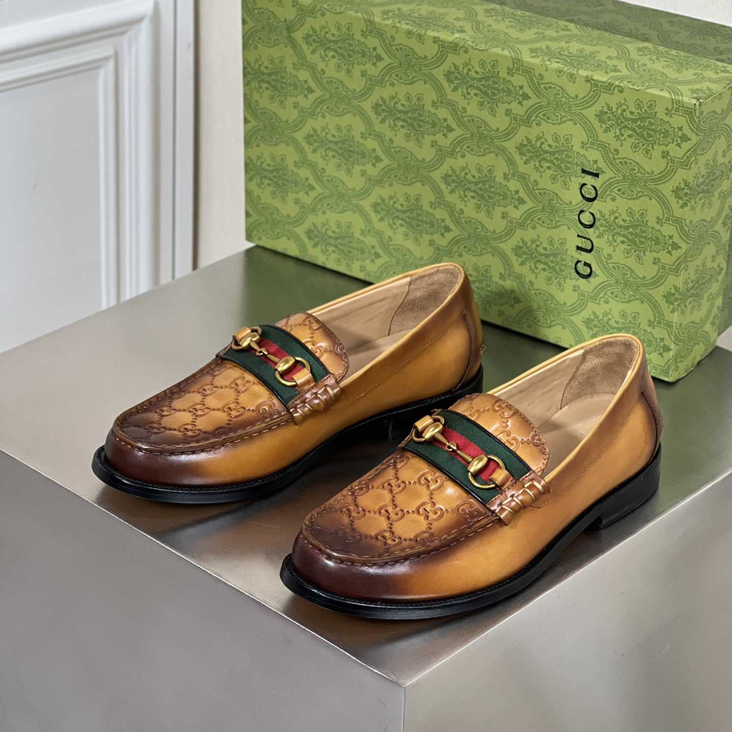 Gucci Men's Loafer With Horsebit - everydesigner